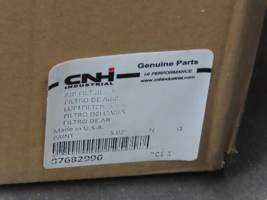 Palle med diverse Oliefilter + Luft filter CNH industrial