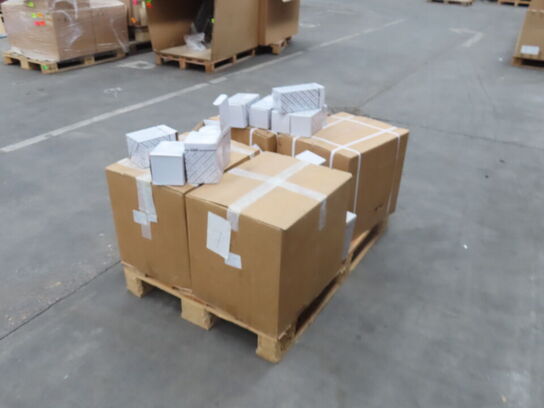 Palle med diverse Oliefilter CNH industrial