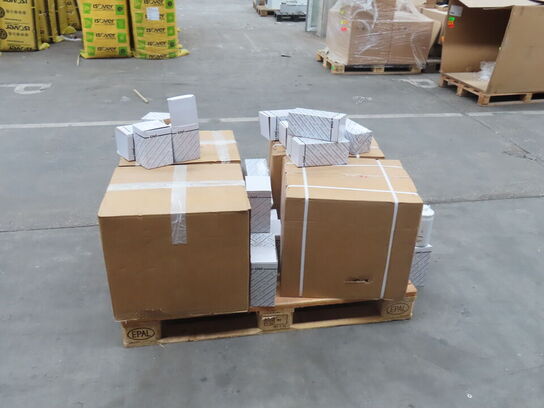 Palle med diverse Oliefilter CNH industrial