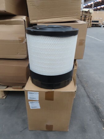 Palle med diverse Luft filter CNH industrial