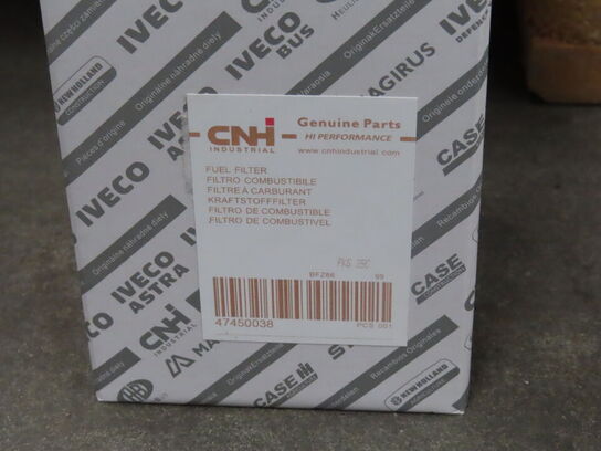 Palle med diverse Oliefilter CNH industrial