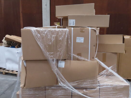 Palle med diverse Oliefilter + Luft filter CNH industrial