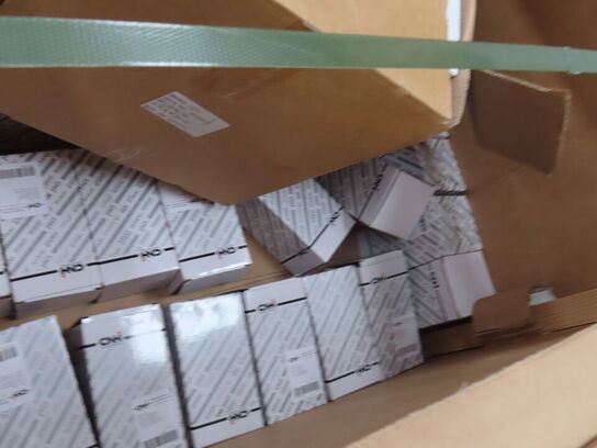 Palle med diverse Oliefilter CNH industrial