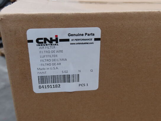 Palle med diverse Oliefilter + Luft filter CNH industrial