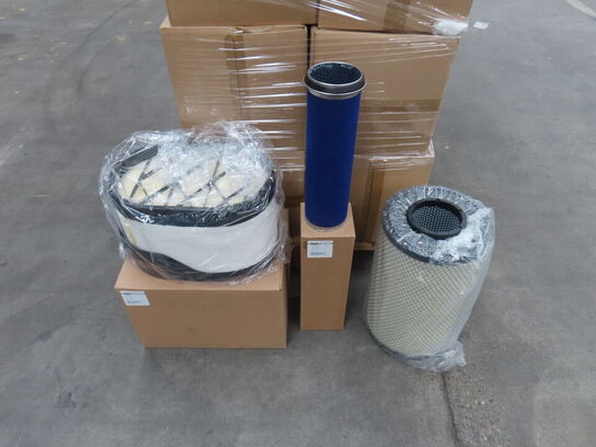 Palle med diverse Luft filter CNH industrial