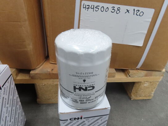 Palle med diverse Oliefilter CNH industrial