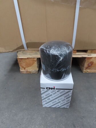 Palle med diverse Oliefilter CNH industrial