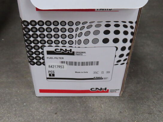 Palle med diverse Oliefilter + Luft filter CNH industrial