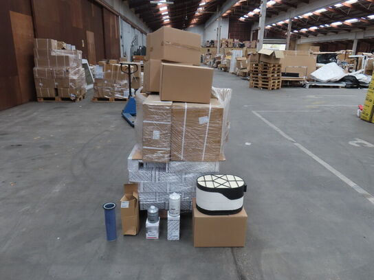 Palle med diverse Oliefilter + Luft filter CNH industrial