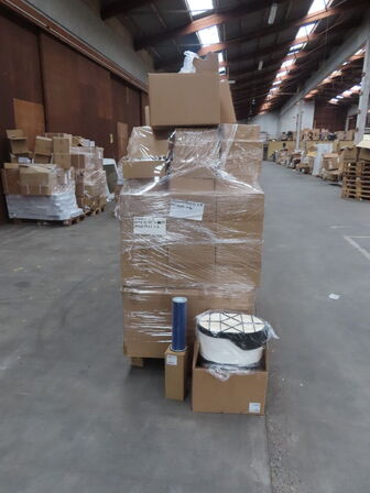 Palle med diverse Luft filter CNH industrial