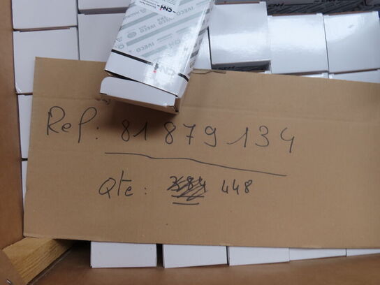 Palle med diverse Oliefilter CNH industrial