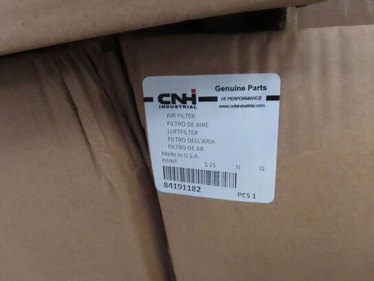 Palle med diverse Oliefilter + Luft filter CNH industrial