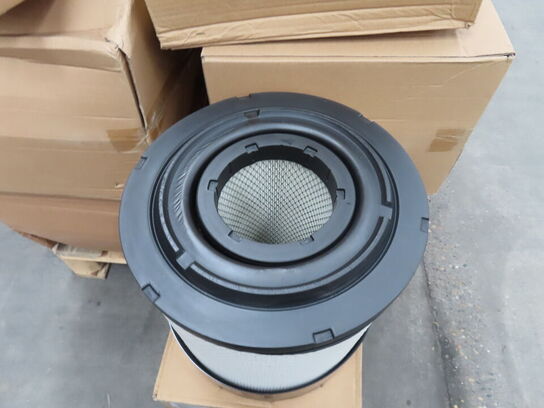 Palle med diverse Luft filter CNH industrial