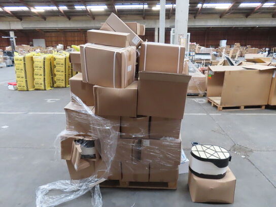 Palle med diverse Oliefilter + Luft filter CNH industrial