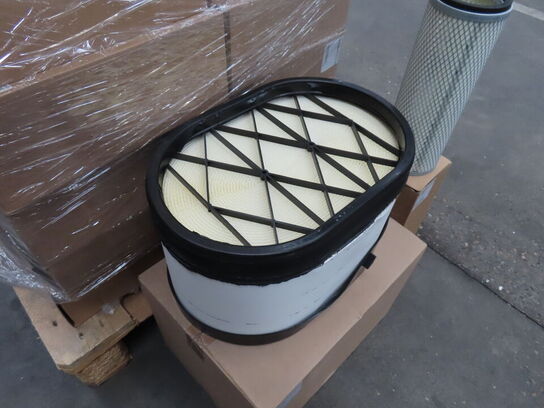 Palle med diverse Luft filter CNH industrial