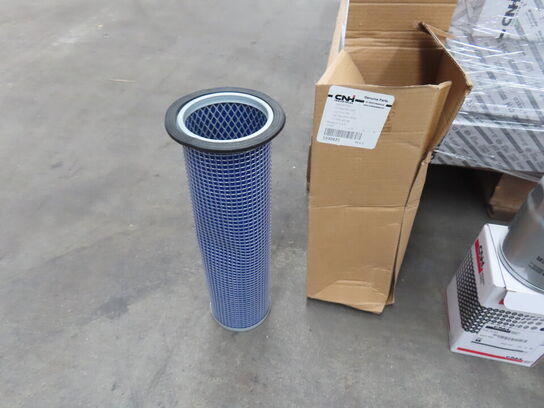 Palle med diverse Oliefilter + Luft filter CNH industrial