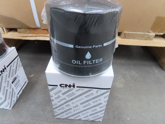 Palle med diverse Oliefilter CNH industrial