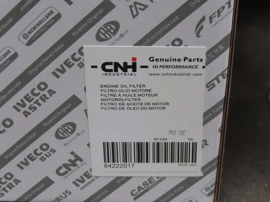 Palle med diverse Oliefilter CNH industrial