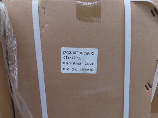 Palle med diverse Oliefilter + Luft filter CNH industrial