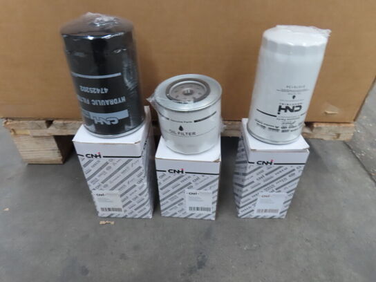 Palle med diverse Oliefilter CNH industrial