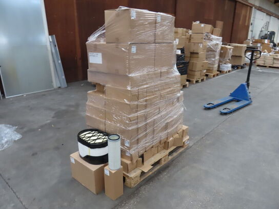 Palle med diverse Luft filter CNH industrial