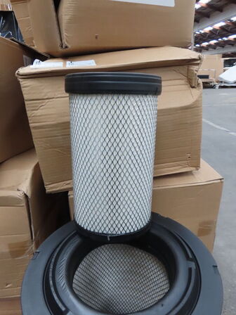 Palle med diverse Luft filter CNH industrial