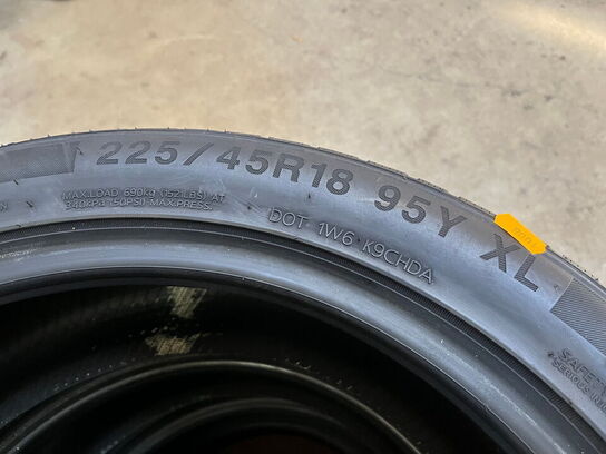 4 stk. helårsdæk 225/45R18 95Y