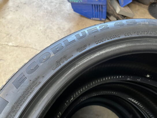 4 stk. helårsdæk 225/45R18 95Y