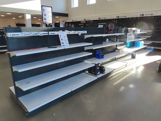 Stort parti butiksreoler uden inhold