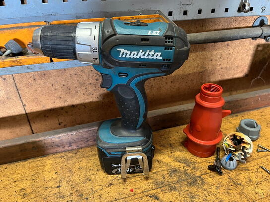 Filebænk og værktøjstavle med indhold