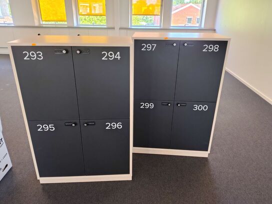 To lockers med hver fire rum 