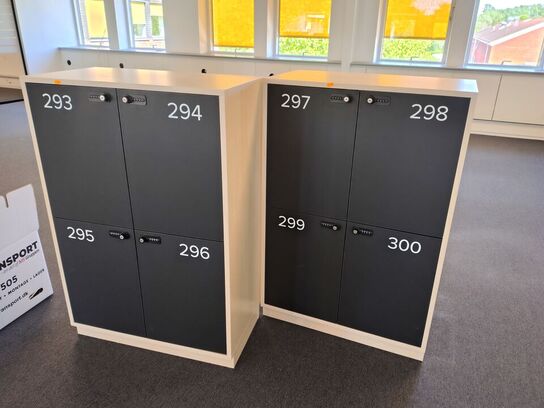 To lockers med hver fire rum 