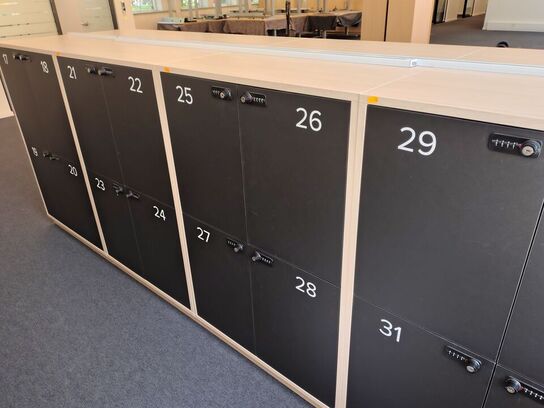 Fire lockers med hver fire rum 