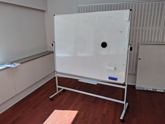 Whiteboard på stativ 