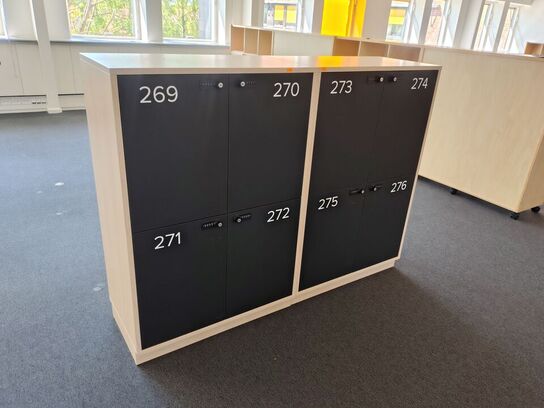 To lockers med hver fire rum 