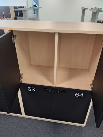 Tre lockers med hver fire rum 