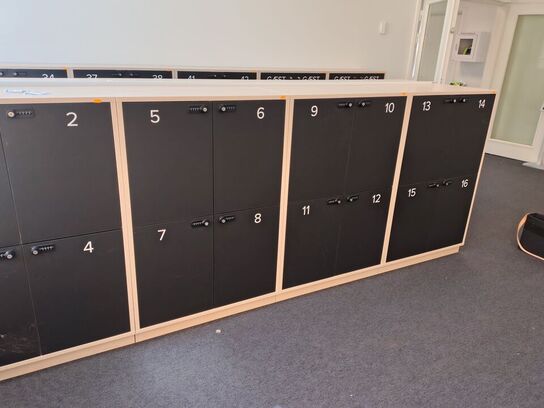 Fire lockers med hver fire rum 