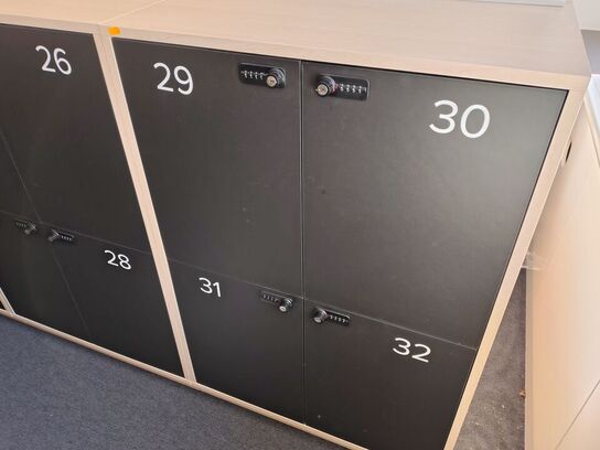 Fire lockers med hver fire rum 