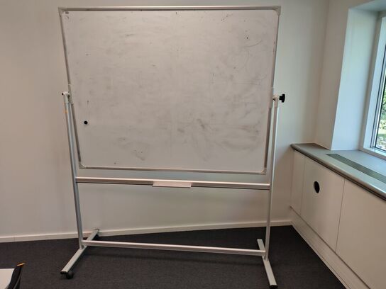 Whiteboard på stativ 