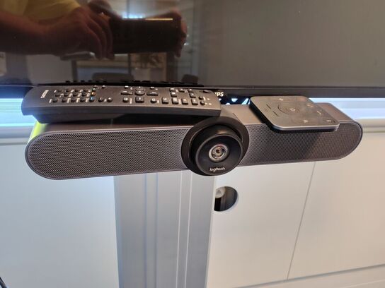 Mødeskærm med stativ  PHILIPS  55" 