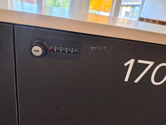 Fire lockers med hver fire rum 