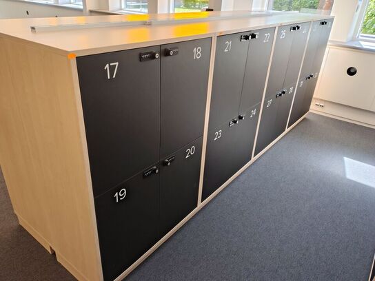 Fire lockers med hver fire rum 