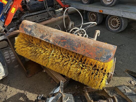 Koste og skovl til traktor