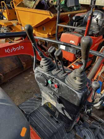 Minigraver KUBOTA K008-3