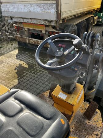 Kompakt hjullæsser GIANT V451TXTRA