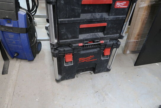 Værktøjskasser på vogn MILWAUKEE