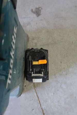 Akku kaffemaskine MAKITA med 2 stk. batterier