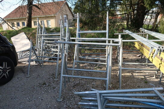 Div. Bukkestillads samt 10 stk. stilladsdæk