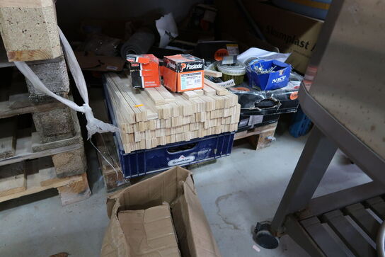 10 stk. EURO-paller samt palle med div. Søm, skruer m.m.