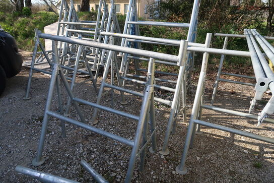 Div. Bukkestillads samt 10 stk. stilladsdæk